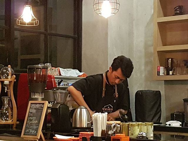 5 Kafe 24 Jam Dekat UINSA Surabaya, Nyaman Buat Nugas
