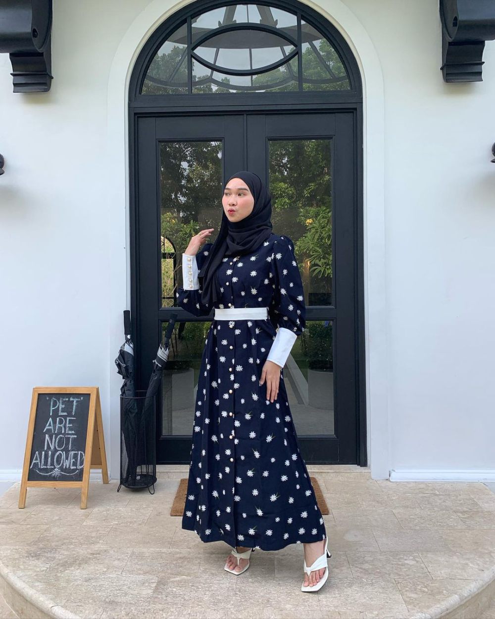 8 OOTD Hijab Mamba Style ala Astri Ratnasari, Stylish!