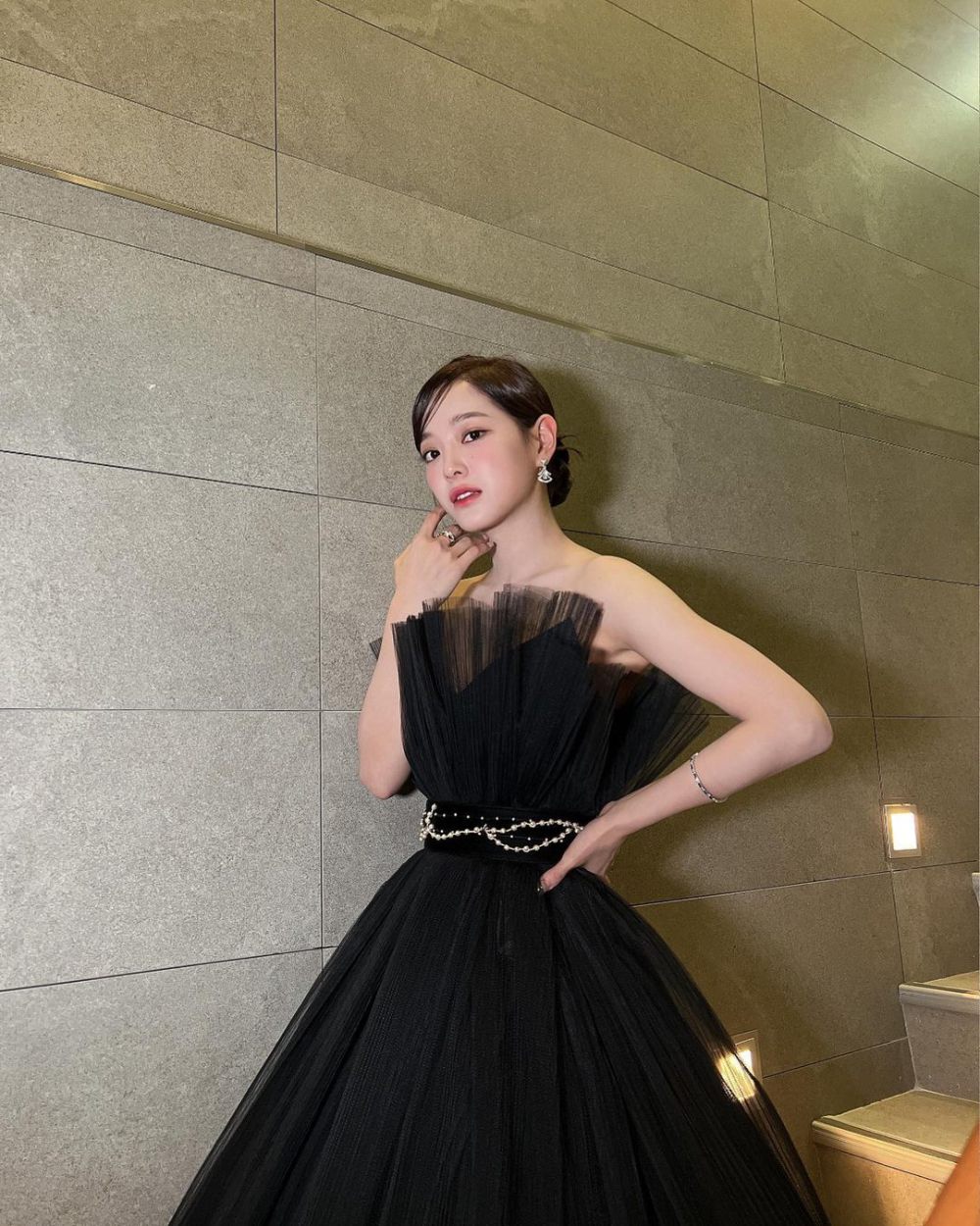 7 Koleksi Tulle Dress ala Kim Sejeong, Look-nya Bak Princess! 