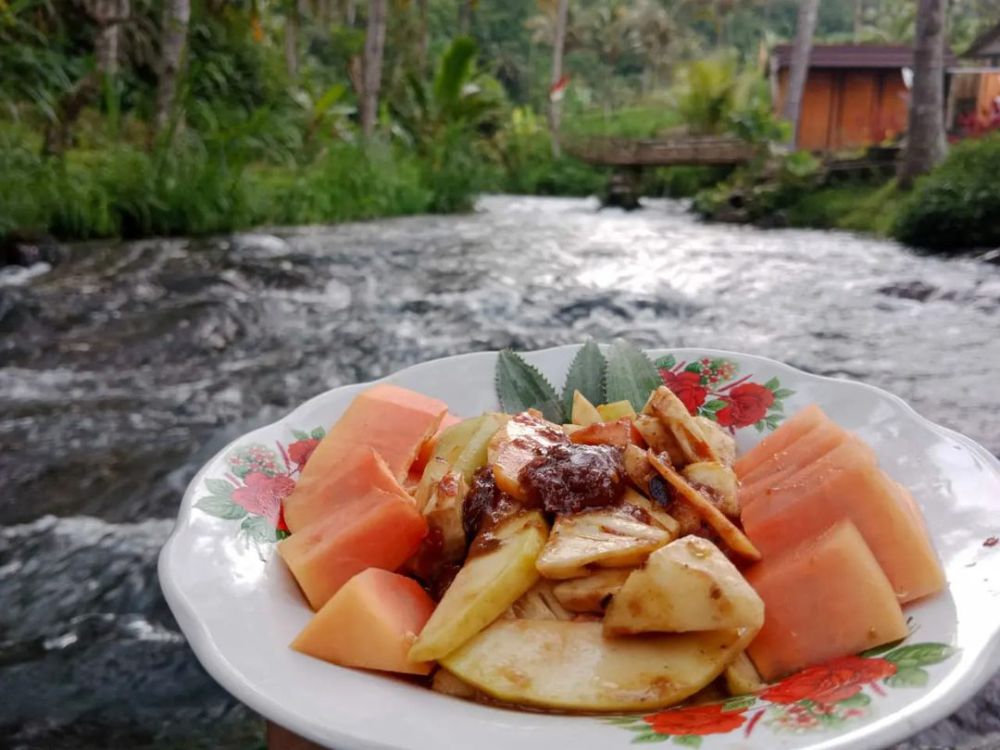 Tiket Masuk Telaga Surya Natural Pool di Bali, Menyegarkan