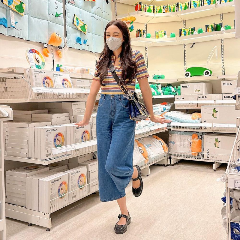 8 Ide OOTD Casual Denim ala Stefany Talita, Modis Tiap Saat!