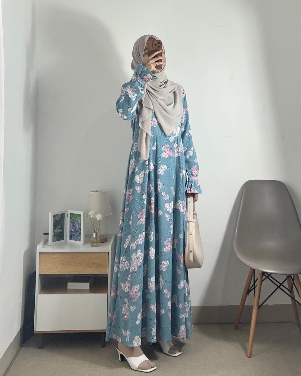 9 OOTD Hijab Cewek Kue ala Selebgram Yennisun, Colorful!