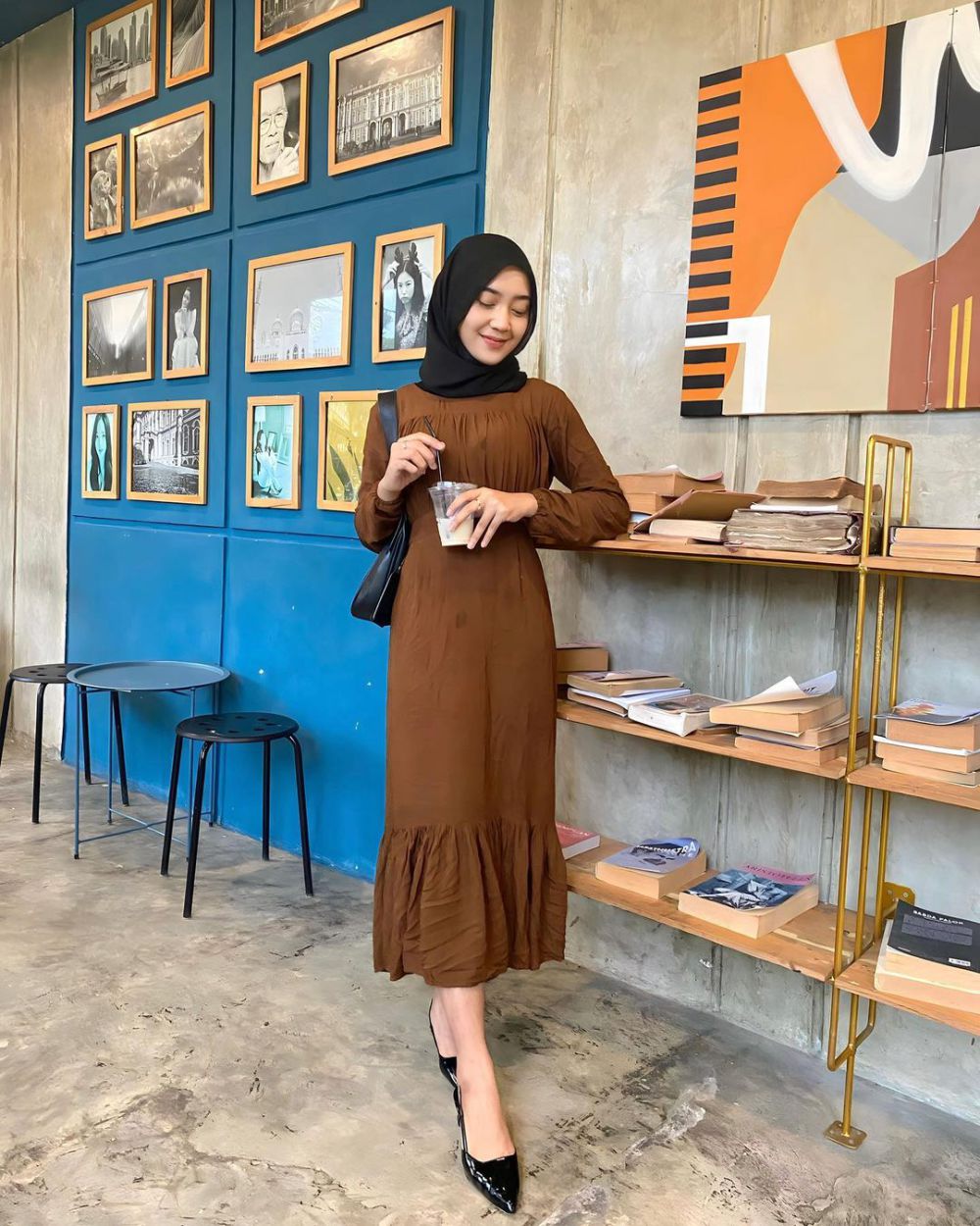 7 OOTD Hijab Earth Tone Color ala Faradithya Putri Lakcyta, Stylish!