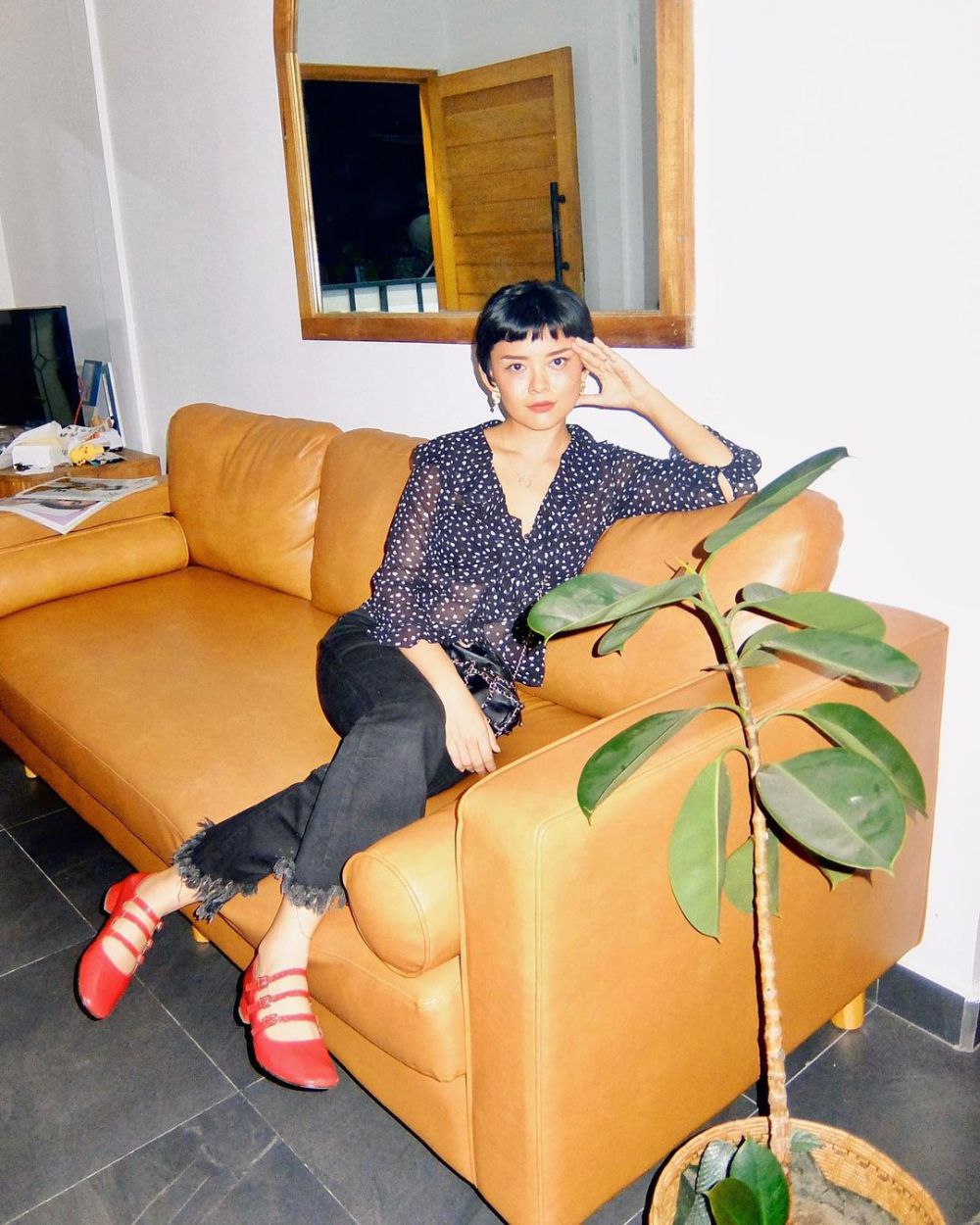 9 OOTD Hangout ala Sonia Eryka, Gayanya Unik Banget!