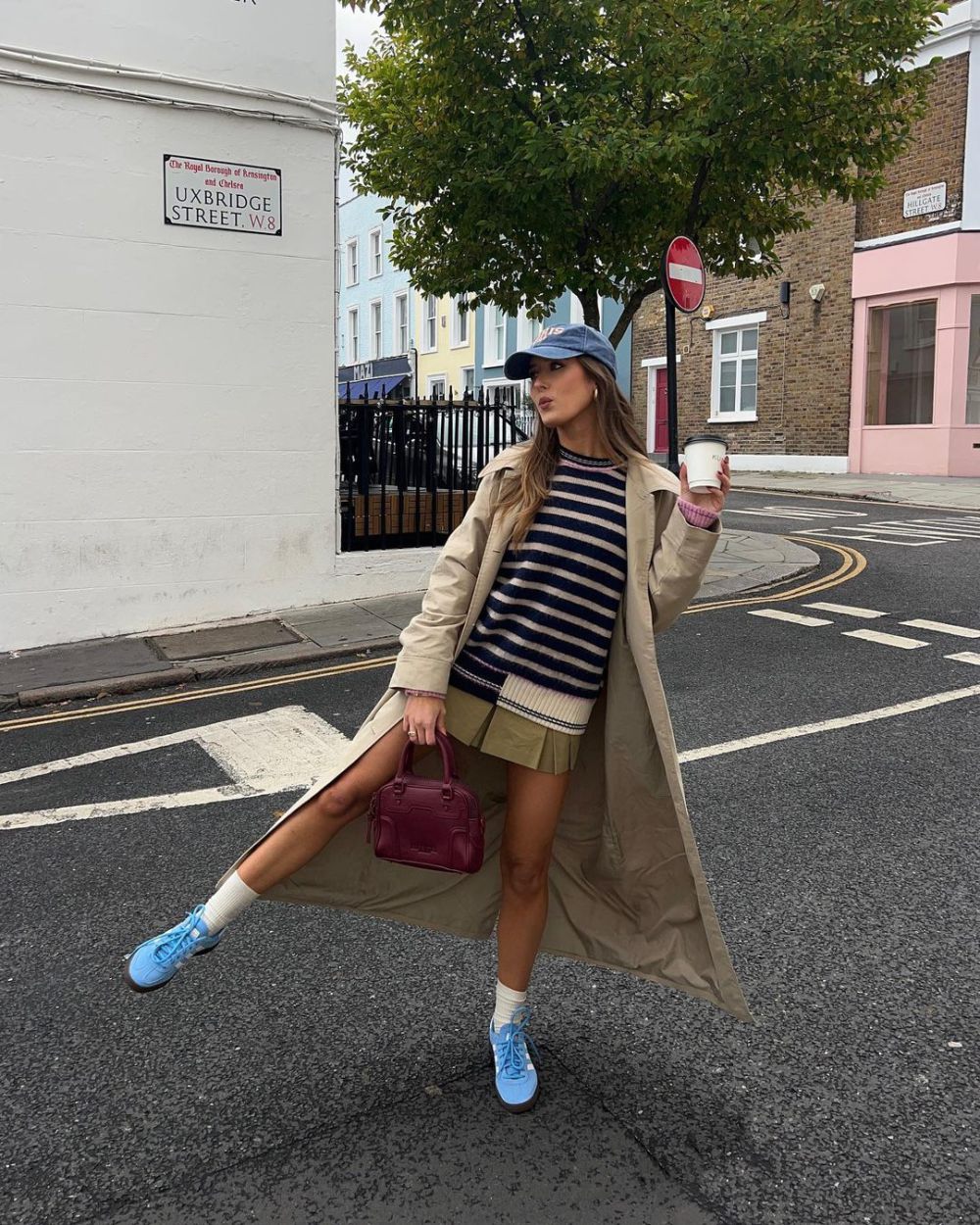 12 Ide OOTD Liburan ke London ala Kezia Rose Cook, Fashionable!