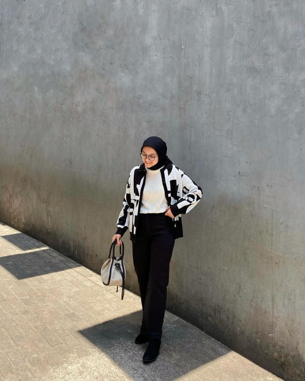 9 OOTD Hijab Cewek Mamba ala Alaeka Bachir, Trendi!