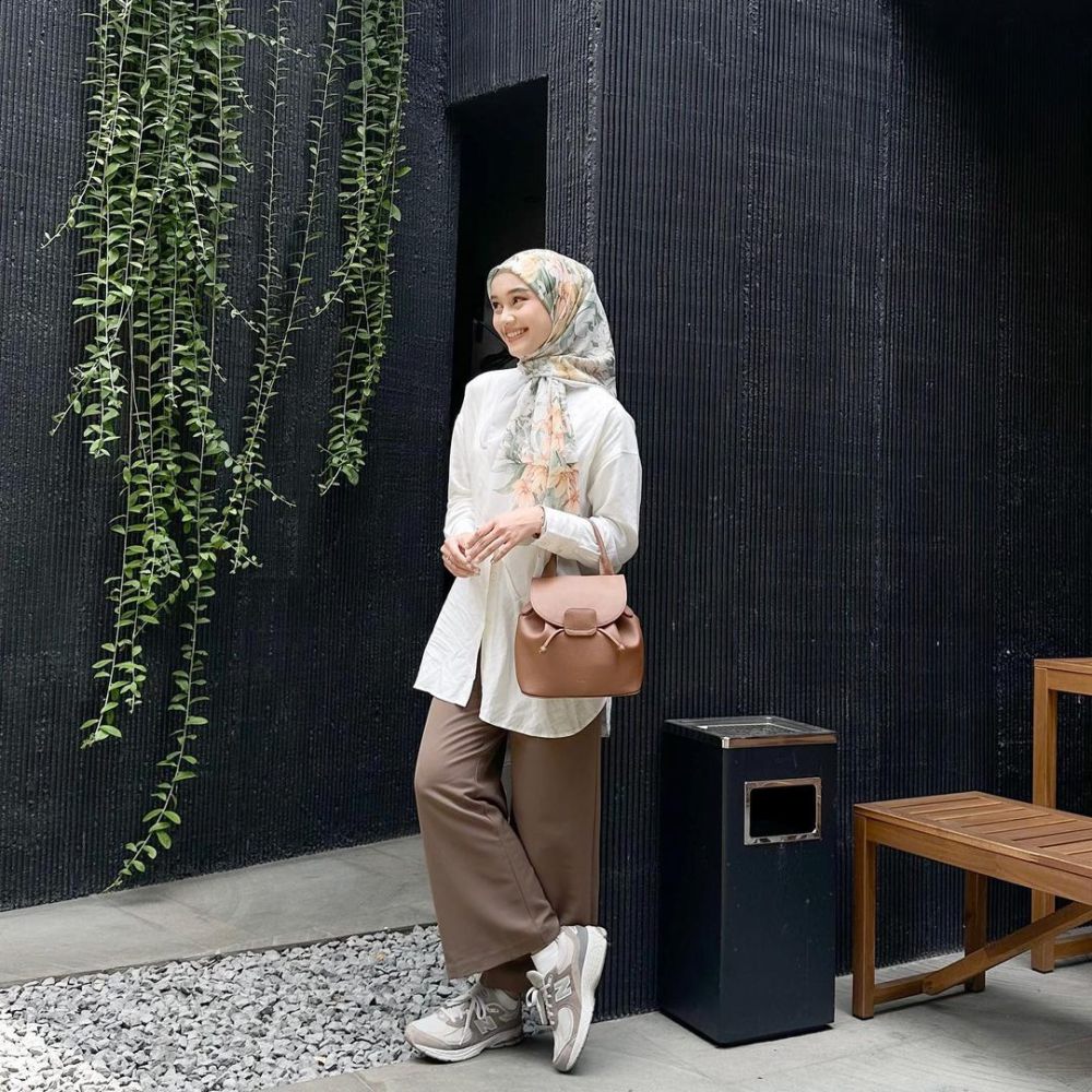 9 OOTD Hijab Earth Tone ala Ravira Naila Khansa, Kalem!