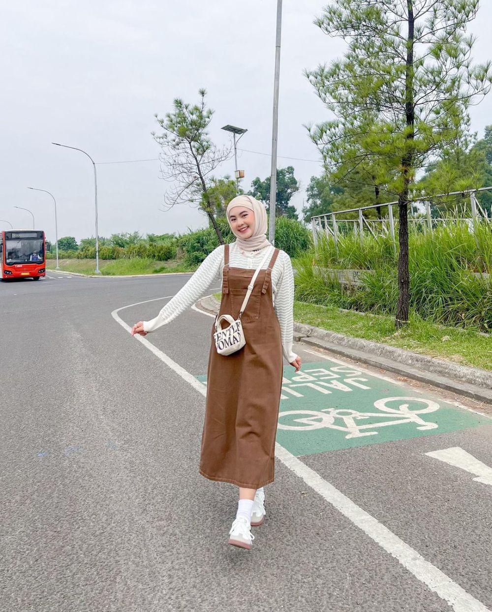 10 Ide Korean Style Outfit ala Bellatrix Firstqila, Gayanya Trendi!   