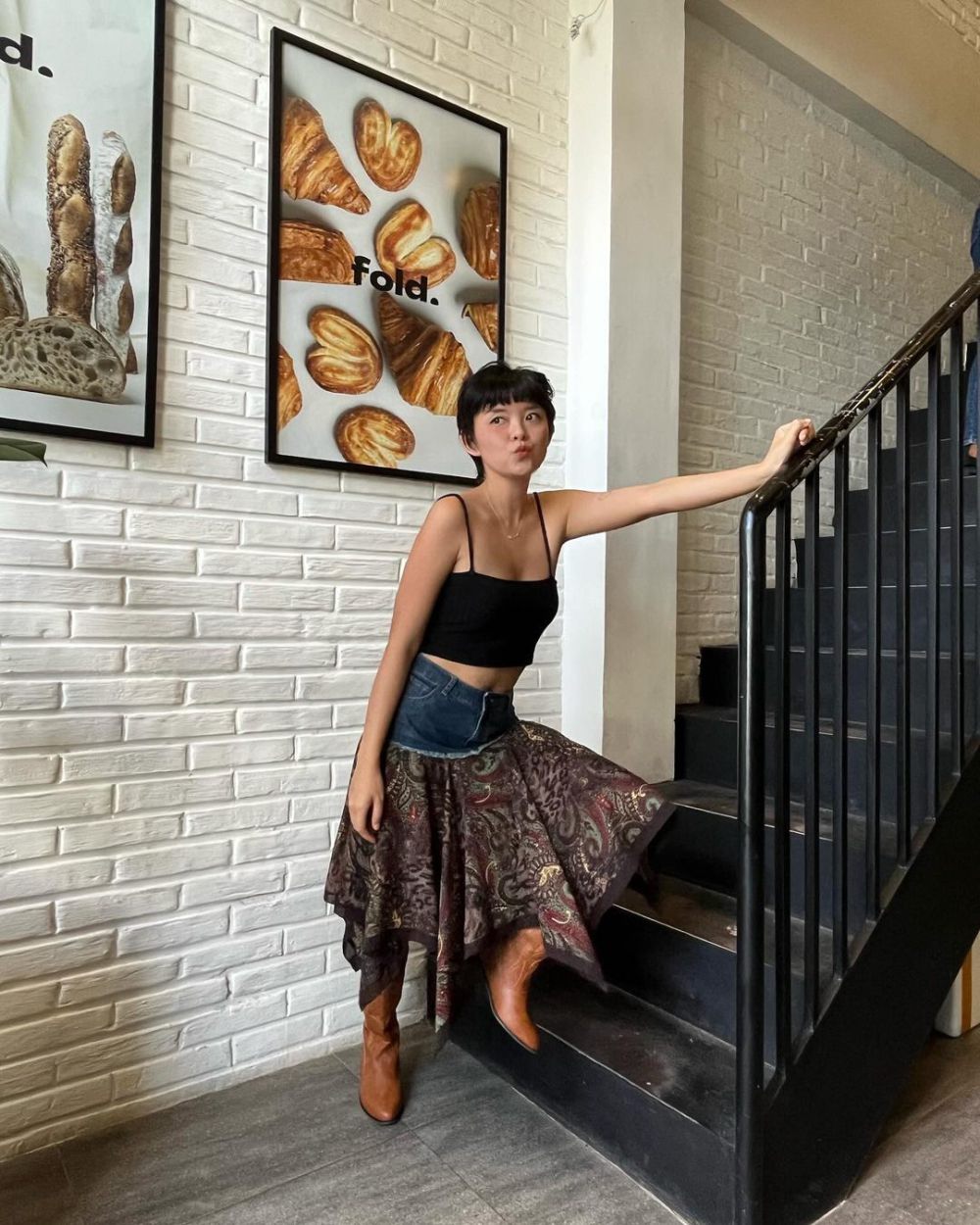 9 OOTD Hangout ala Sonia Eryka, Gayanya Unik Banget!