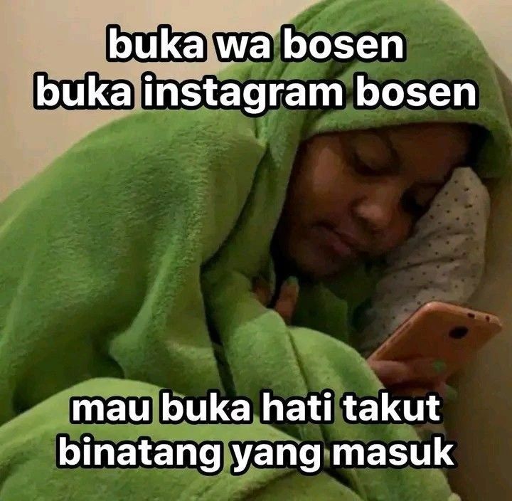 25 Meme Kocak Buat yang Lagi Putus Cinta, Bikin Gampang Move On!