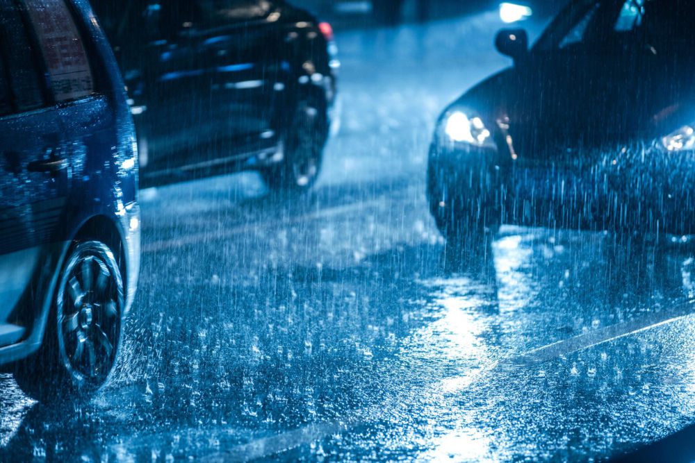 5 Tips Aman Berkendara di Cuaca Buruk, Utamakan Keselamatan!