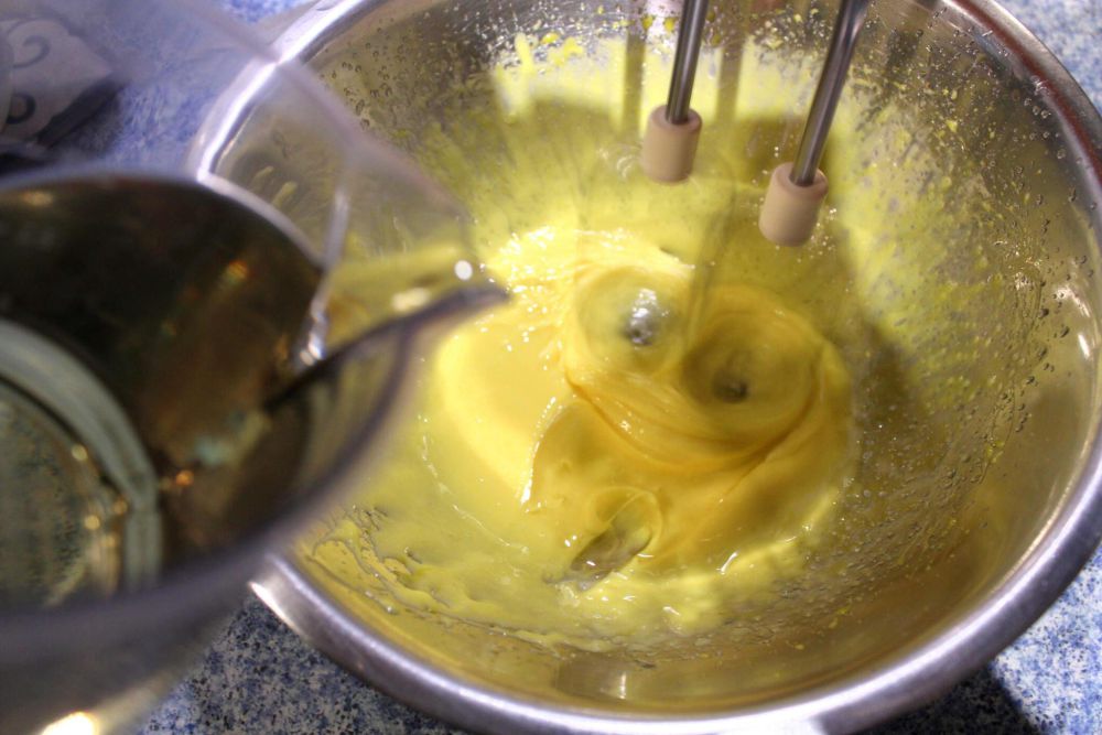 5 Tips Membuat Mayones Super Creamy, Lembut dan Tahan Lama!