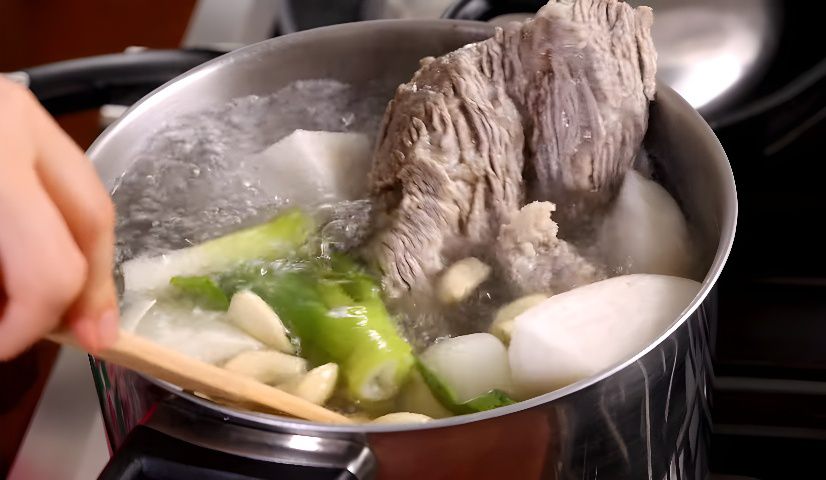 Resep Gomtang, Sup Tradisional Korea dari Tulang dan Daging Sapi!