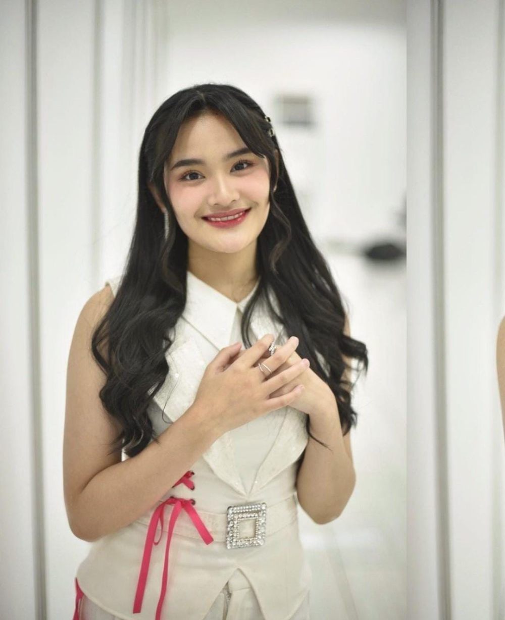 10 Potret Ashel JKT48 Segera Lulus dari Grup, Baru Ultah Ke-19