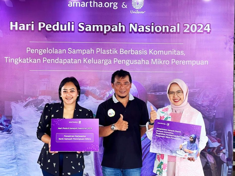 Amartha & Unilever Dorong UMKM di Tangerang Setor ke Bank Sampah