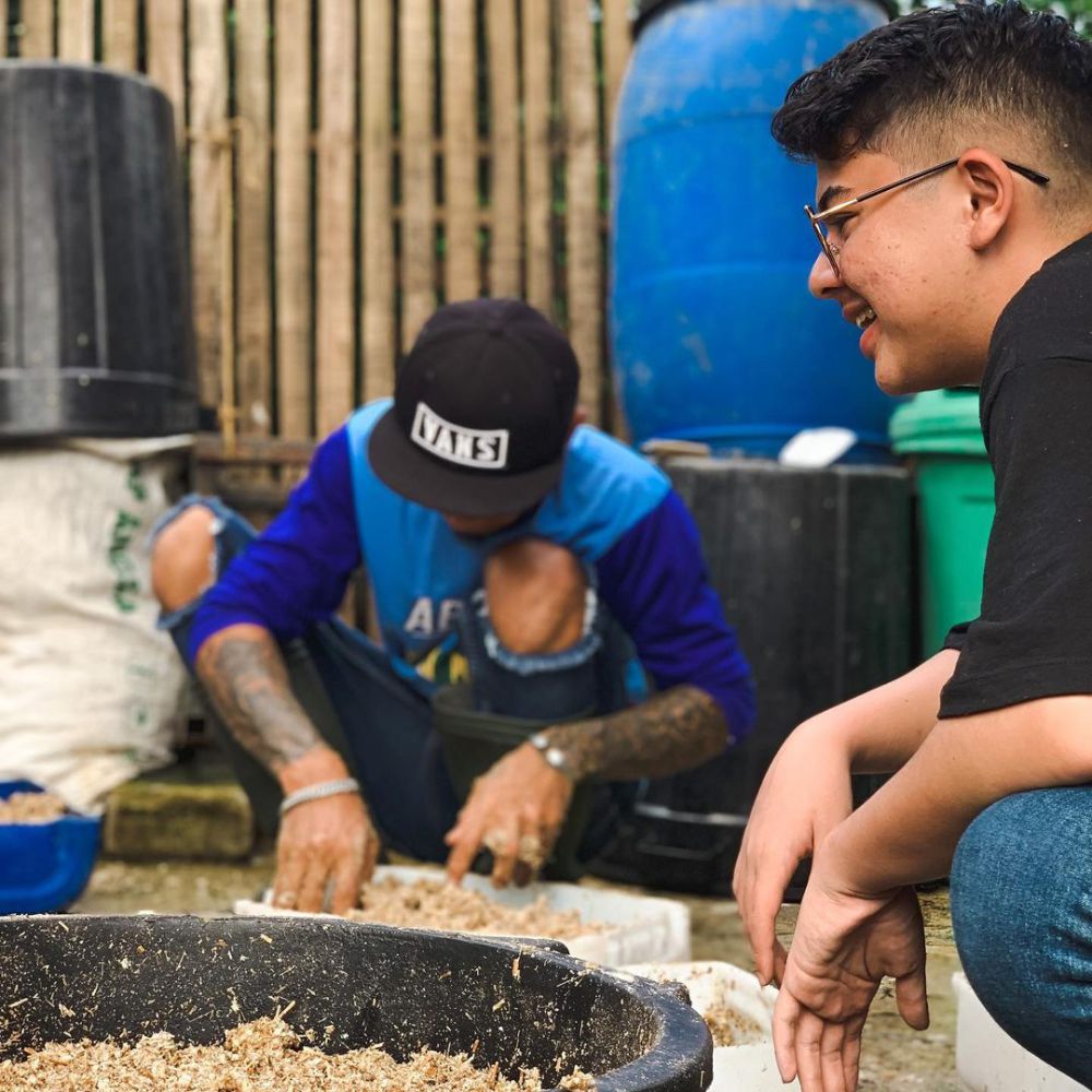 9 Potret Kehidupan Baim, Mantan Artis Cilik yang Kini Bisnis Kambing