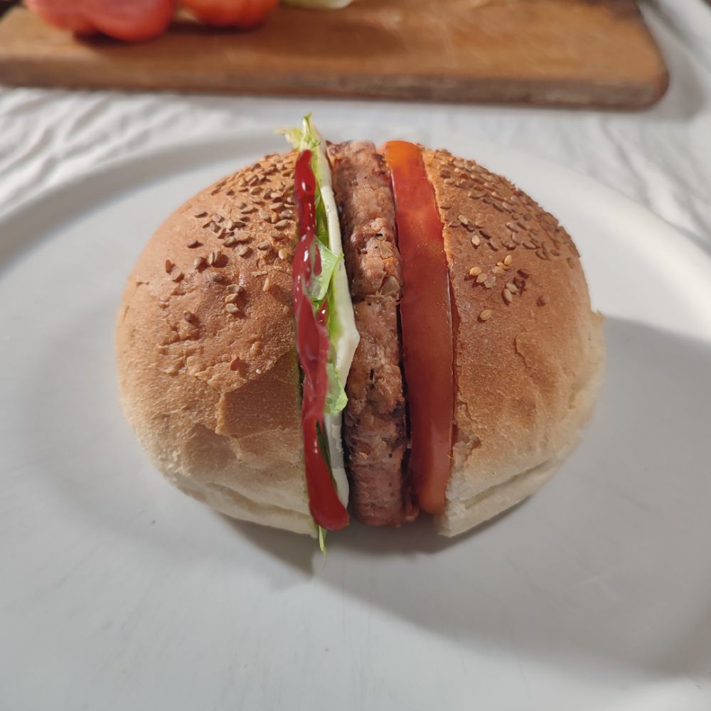 9 Potret Hal Kocak tentang Burger, Bentuk dan Isinya Aneh-aneh!