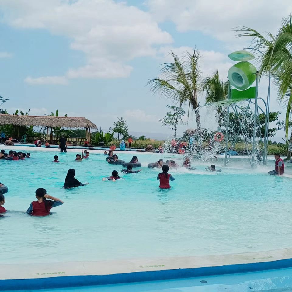 Taman Panemon, Kolam Renang di Banyumas Dengan Konsep Pantai