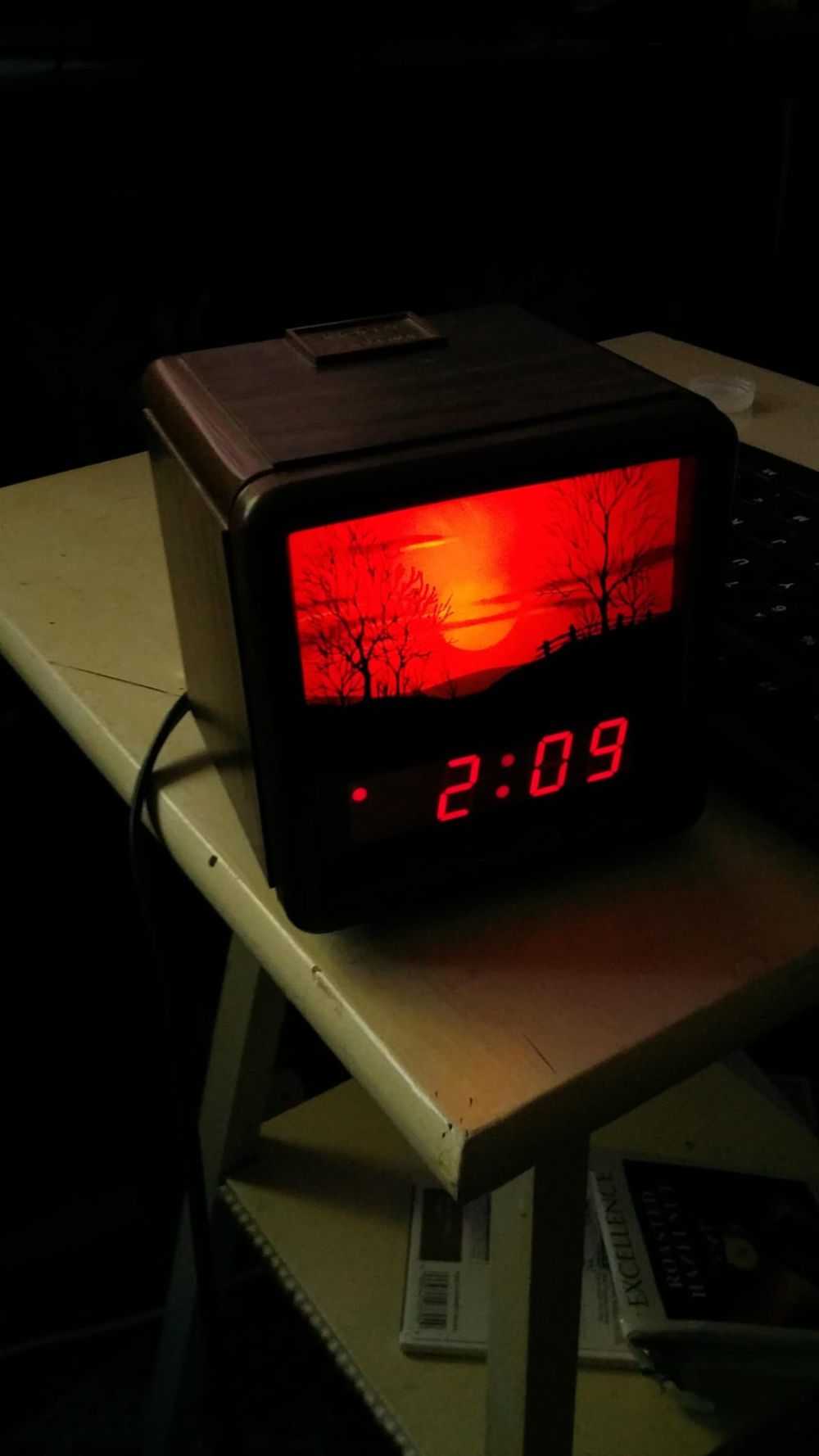 10 Potret Jam Alarm Unik di Toko Barang Bekas, Ada Alarm Cinnamoroll!