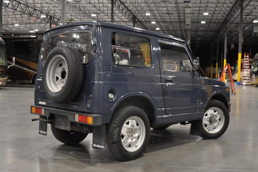 Perbedaan Suzuki Jimny dan Suzuki Katana, Jangan Terkecoh!