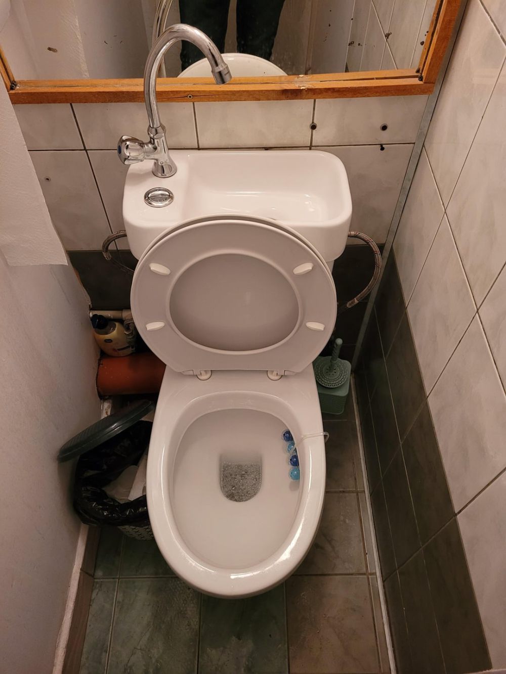 10 Toilet Restoran Paling Unik dan Nyentrik, Bentuk Tengkorak?