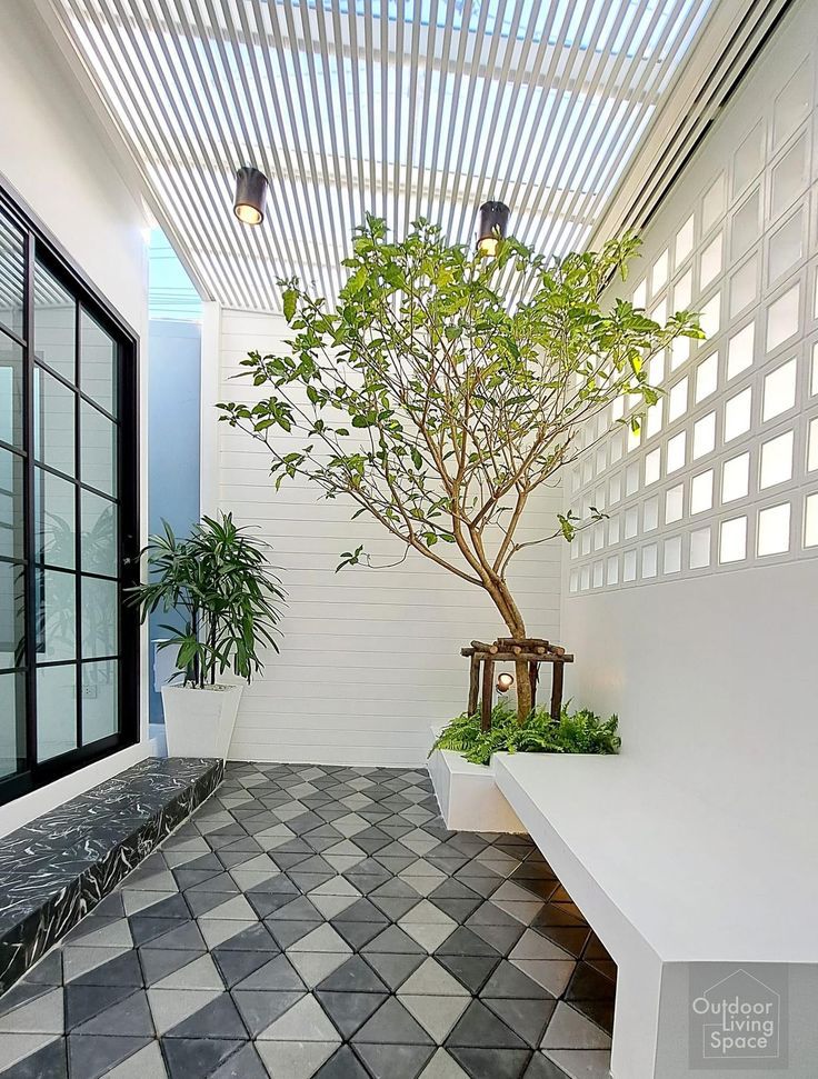 10 Ide Dekorasi Teras Modern dan Minimalis untuk Rumah Bergaya Tropis