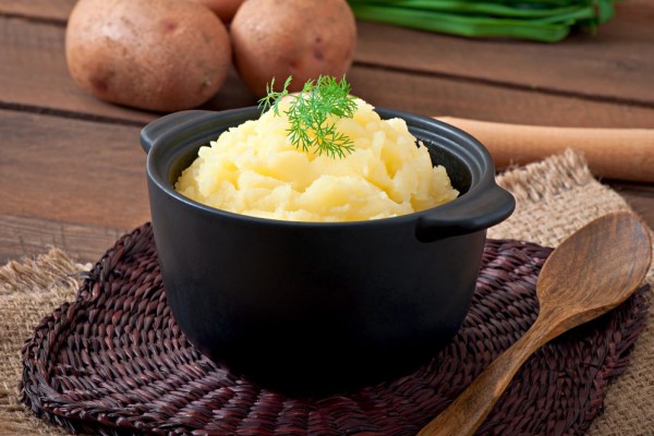 3 Cara Memanaskan Mashed Potato agar Tekstur Gak Kering