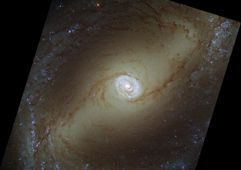 10 Foto Menakjubkan Galaksi yang Berhasil Ditangkap Hubble NASA 