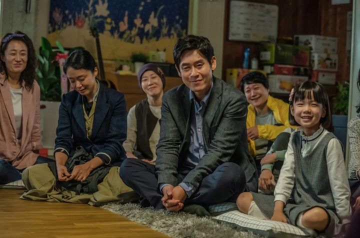 5 Rekomendasi Film Korea Tema Keluarga, Teman saat Liburan di Rumah!
