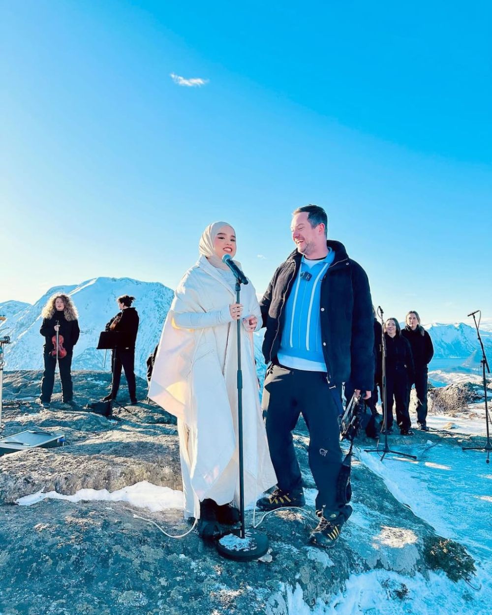 7 Potret Putri Ariani Syuting Lagu bareng Alan Walker di Norwegia