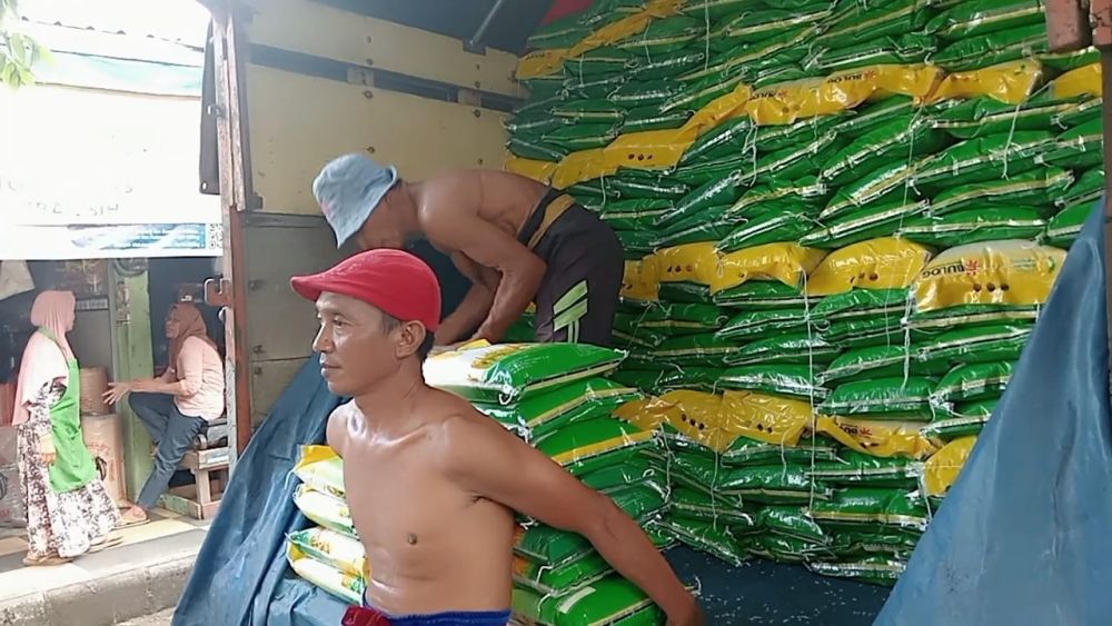 Gawat! Harga Beras Melonjak hingga Rp16 Ribu per Kg di Pasar Medan