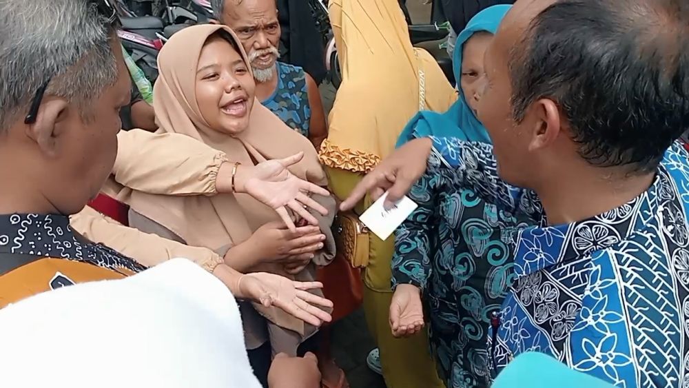 Kata Jokowi Harga Sudah Turun, Operasi Beras Masih Diserbu Warga