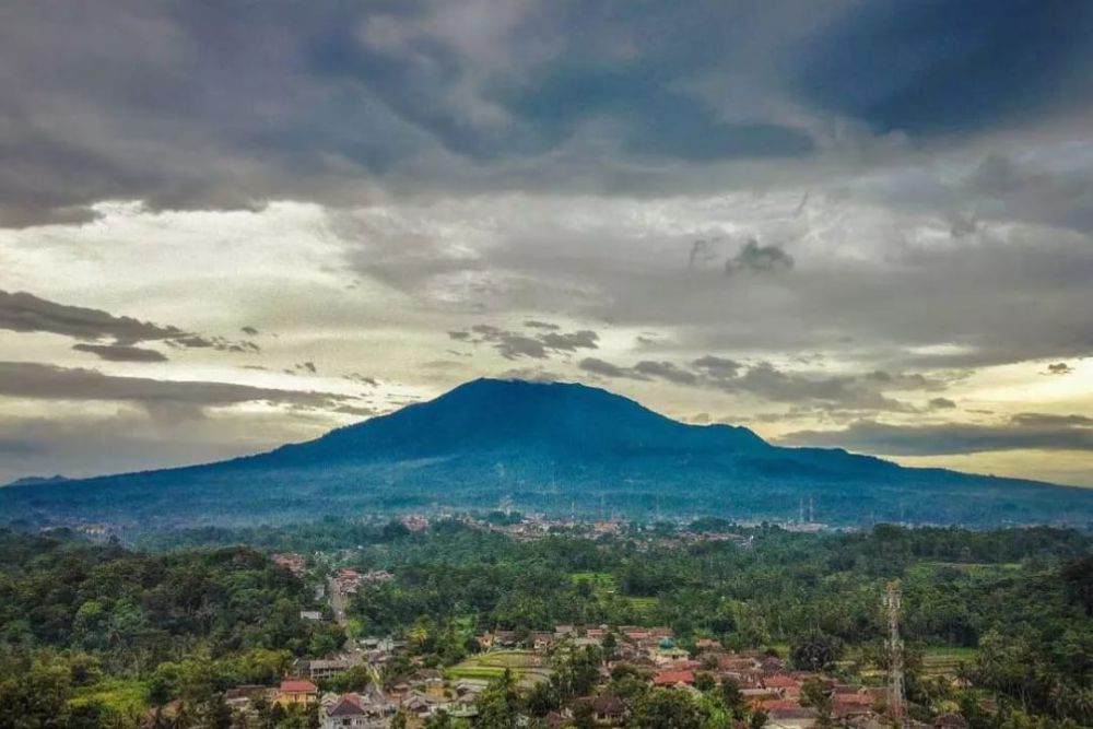 5 Fakta Gunung Karang, Salah Satu Tertinggi di Banten