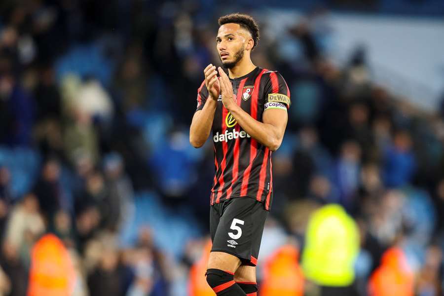 Kiprah Bek Tengah AFC Bournemouth Pada Paruh Musim 2023/2024