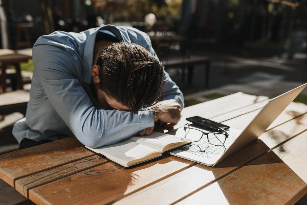 5 Alasan Kurang Tidur Memengaruhi Pekerjaan dan Karier