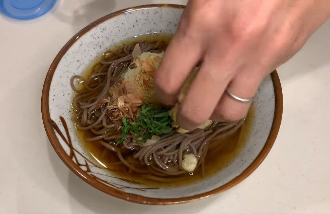 Resep Oroshi Soba Mie Jepang Dengan Topping Lobak Daikon