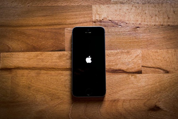 Apple Memperluas Inovasi dengan Rencana Pengembangan Dua Ponsel Lipat Baru!