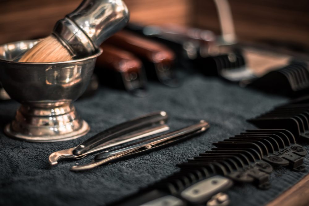 4 Tips Potong Rambut di Barbershop, Pastikan Kebersihannya!