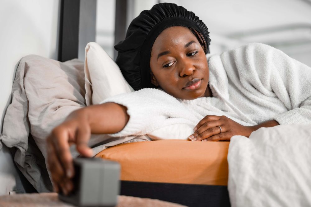 5 Cara Hentikan Kebiasaan Cek Ponsel saat Bangun Tidur
