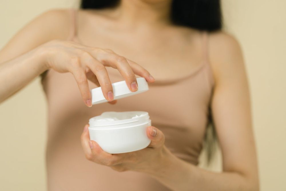 5 Tanda Skincare Kedaluwarsa, Periksa Bau hingga Warna