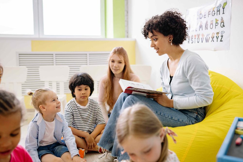 5 Tips Mengembangkan Keterampilan Literasi pada Anak 