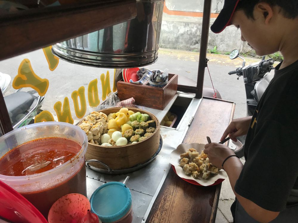 7 Rekomendasi Tempat Makan Siomai di Bali, Ada Bumbu Mete