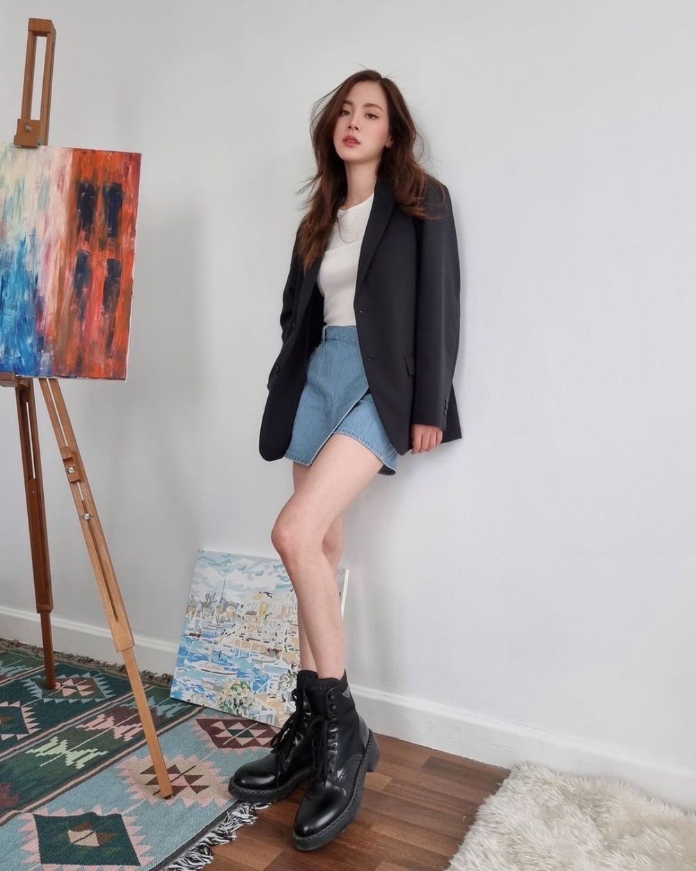 11 Mix and Match Outfit Denim ala Baifern Pimchanok, Stand Out!