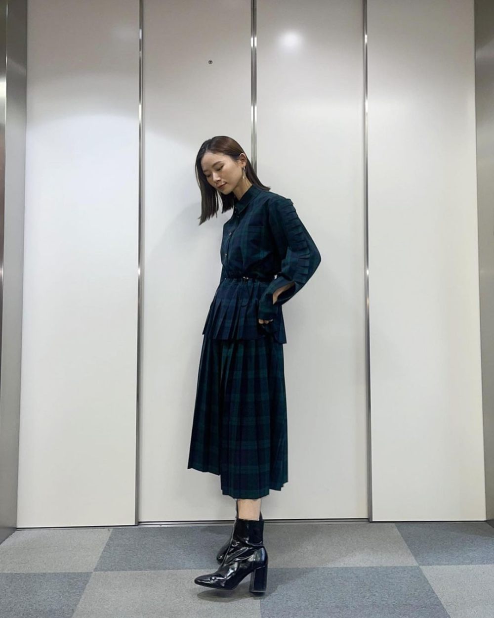 12 Ide Outfit Formal untuk Ngantor ala Nao Asahi, Fashionable!