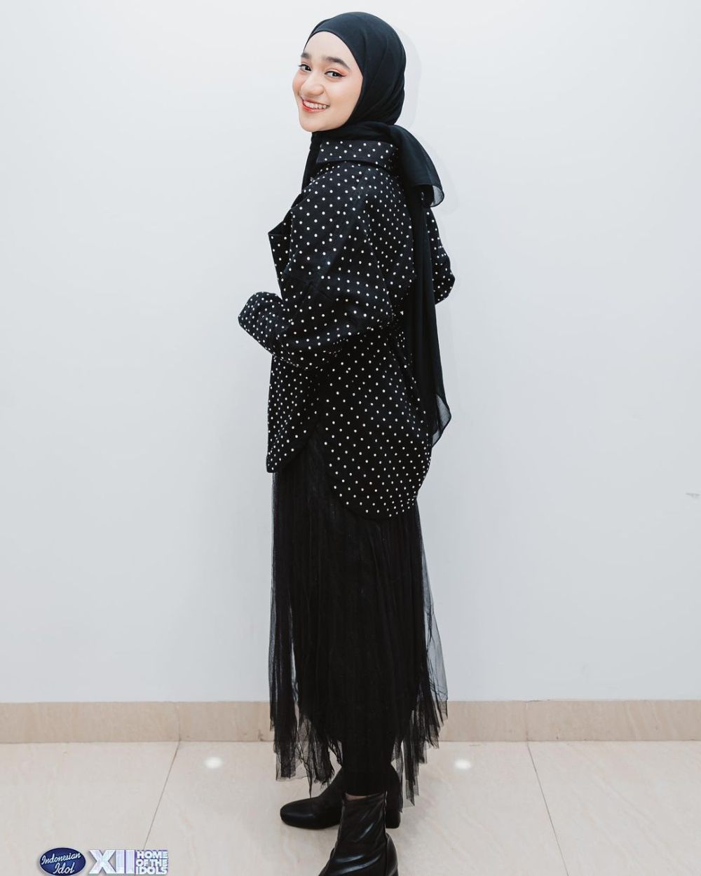 7 Ide Styling Black Outfit ala Nabila Taqiyyah, Super Cool!