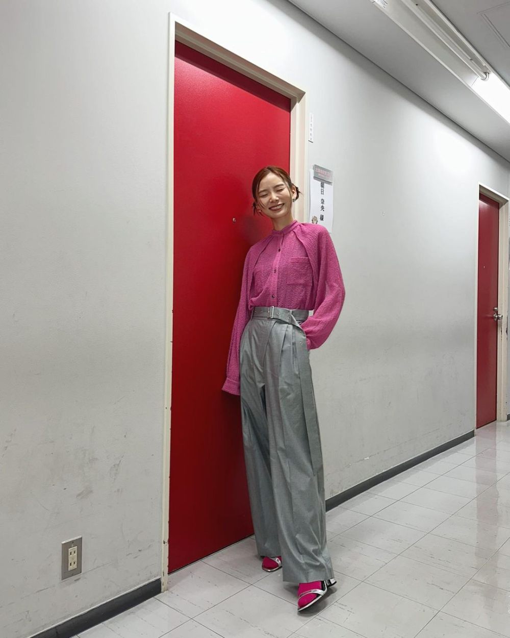 12 Ide Outfit Formal untuk Ngantor ala Nao Asahi, Fashionable!