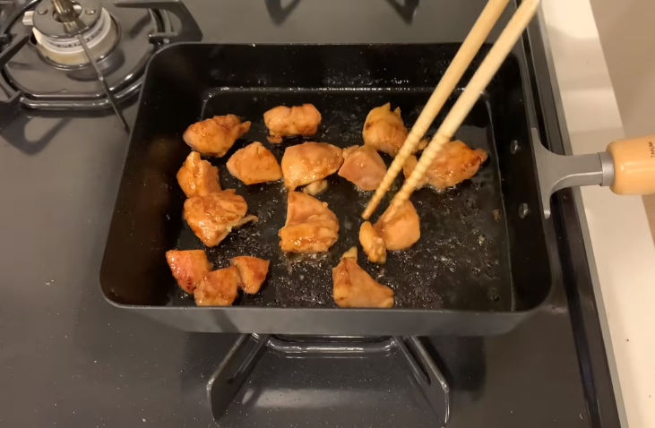 Resep Membuat Ginger Chicken Bowl, Rice Bowl Jepang Topping Ayam Jahe