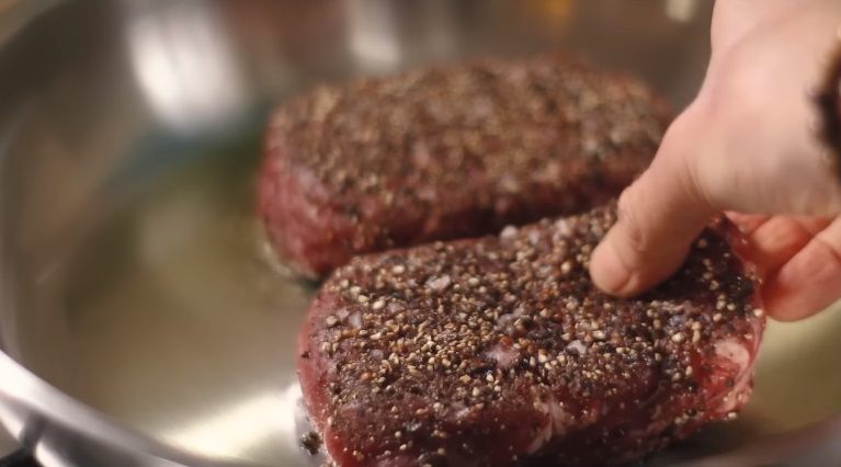 Resep Steak au Poivre, Kuliner Mewah Prancis yang Nikmat