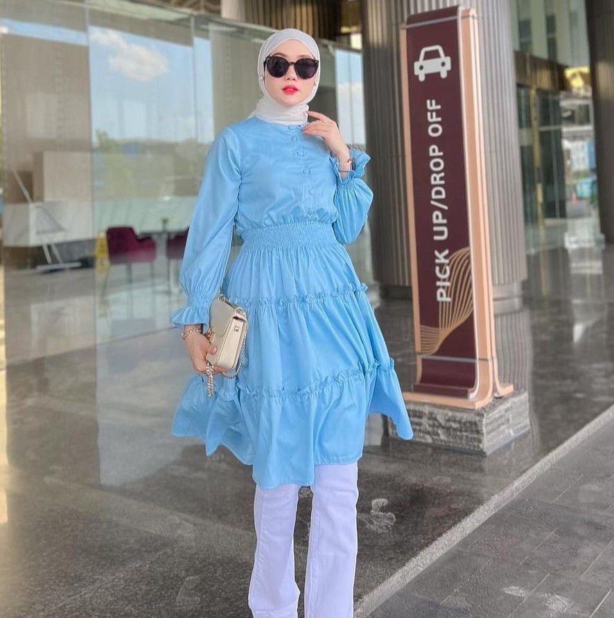 Warna Hijab Yang Cocok Dipadukan Baju Biru Muda