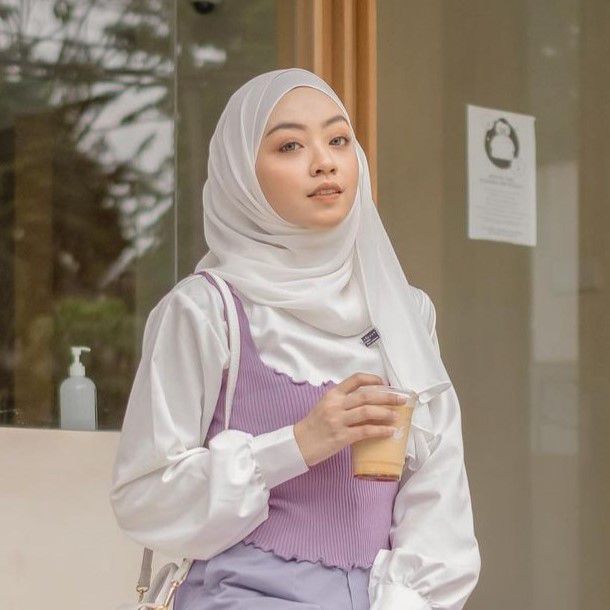 Pilihan Hijab Yang Cocok Dipadukan Baju Warna Lilac